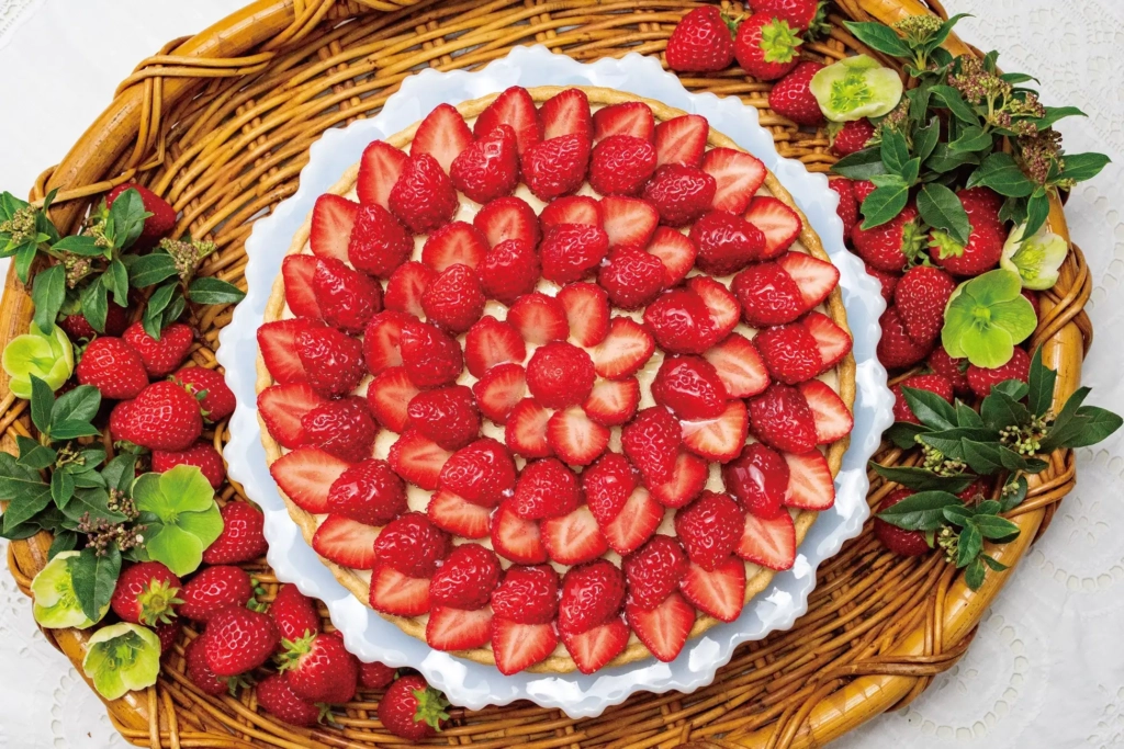 Qu'il fait bon的伊賀滿天星草莓塔