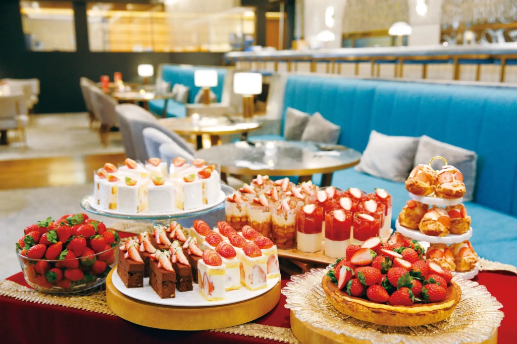 Pâtisserie PAROLA的滿滿草莓餐車