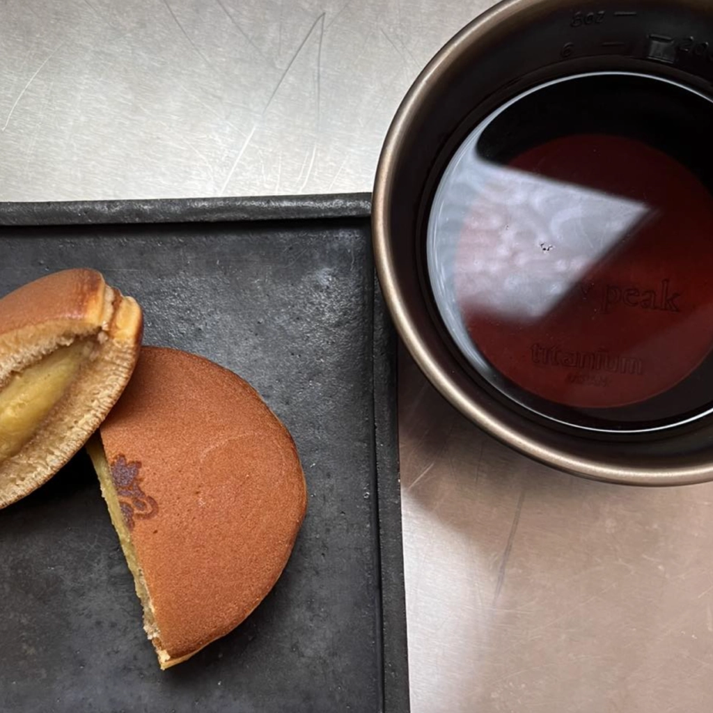 菫花堂銅鑼燒搭配茶飲