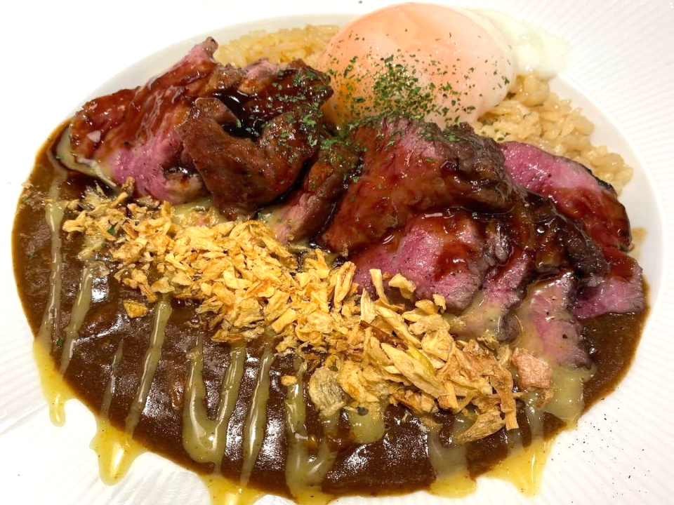 牛排飯 Center Beef 增量牛排肉＆燉咖哩
