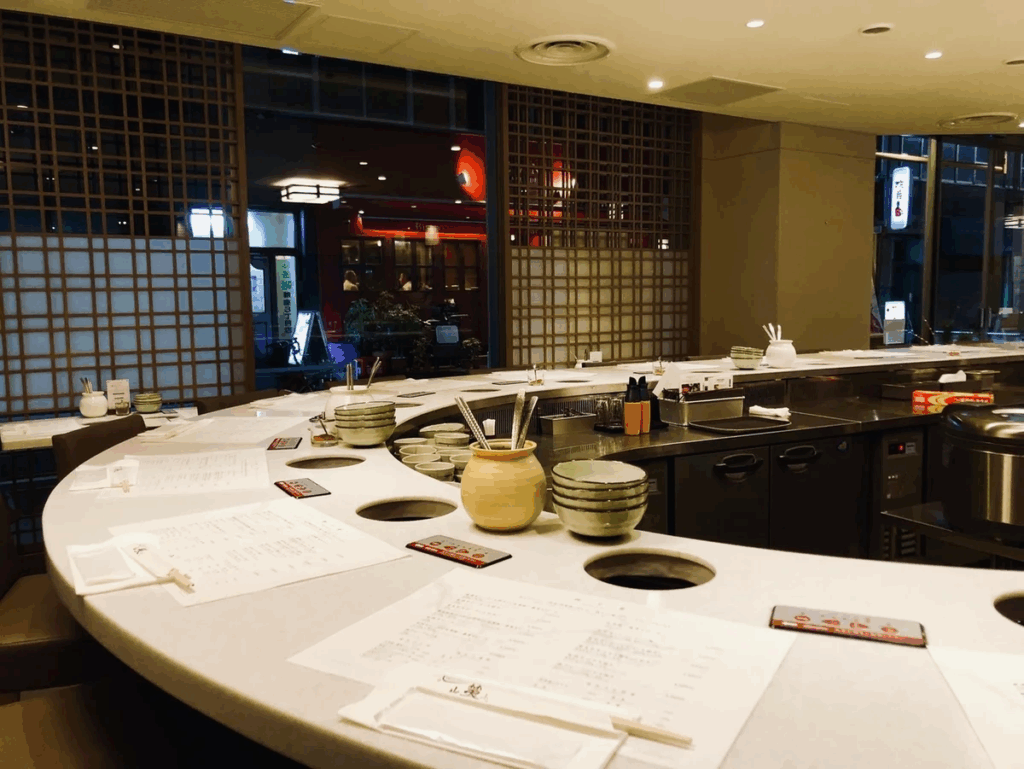 涮涮鍋 山笑 店內吧台