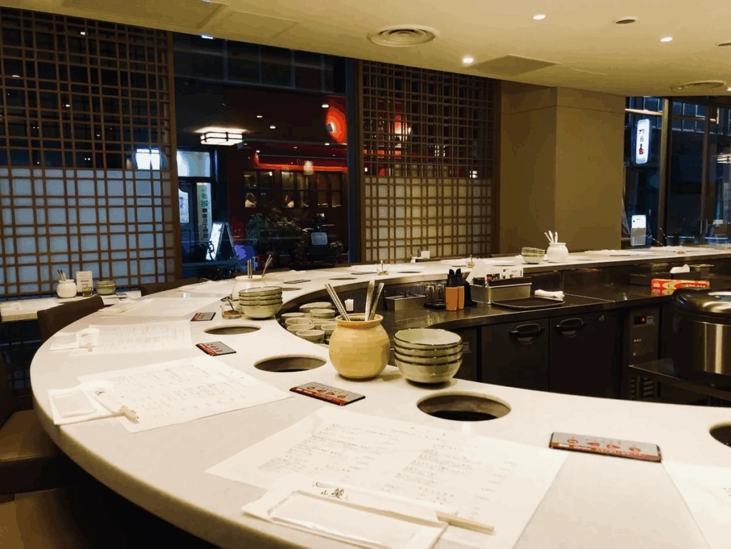 涮涮鍋 山笑 店內吧台