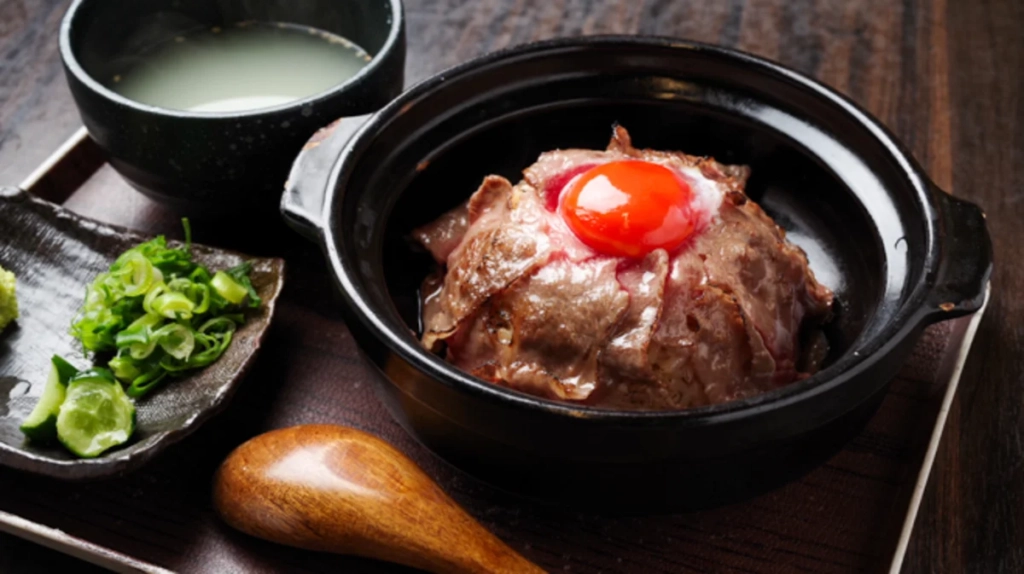 大阪燒肉Yakinikuen忍鬨 炙燒生牛肉丼